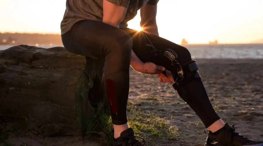 How to Wear a Knee Brace Over or Under The Pants?